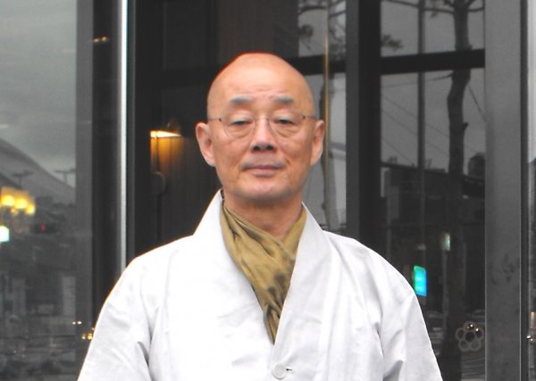 ‘평화의 길’ 이사장 명진스님