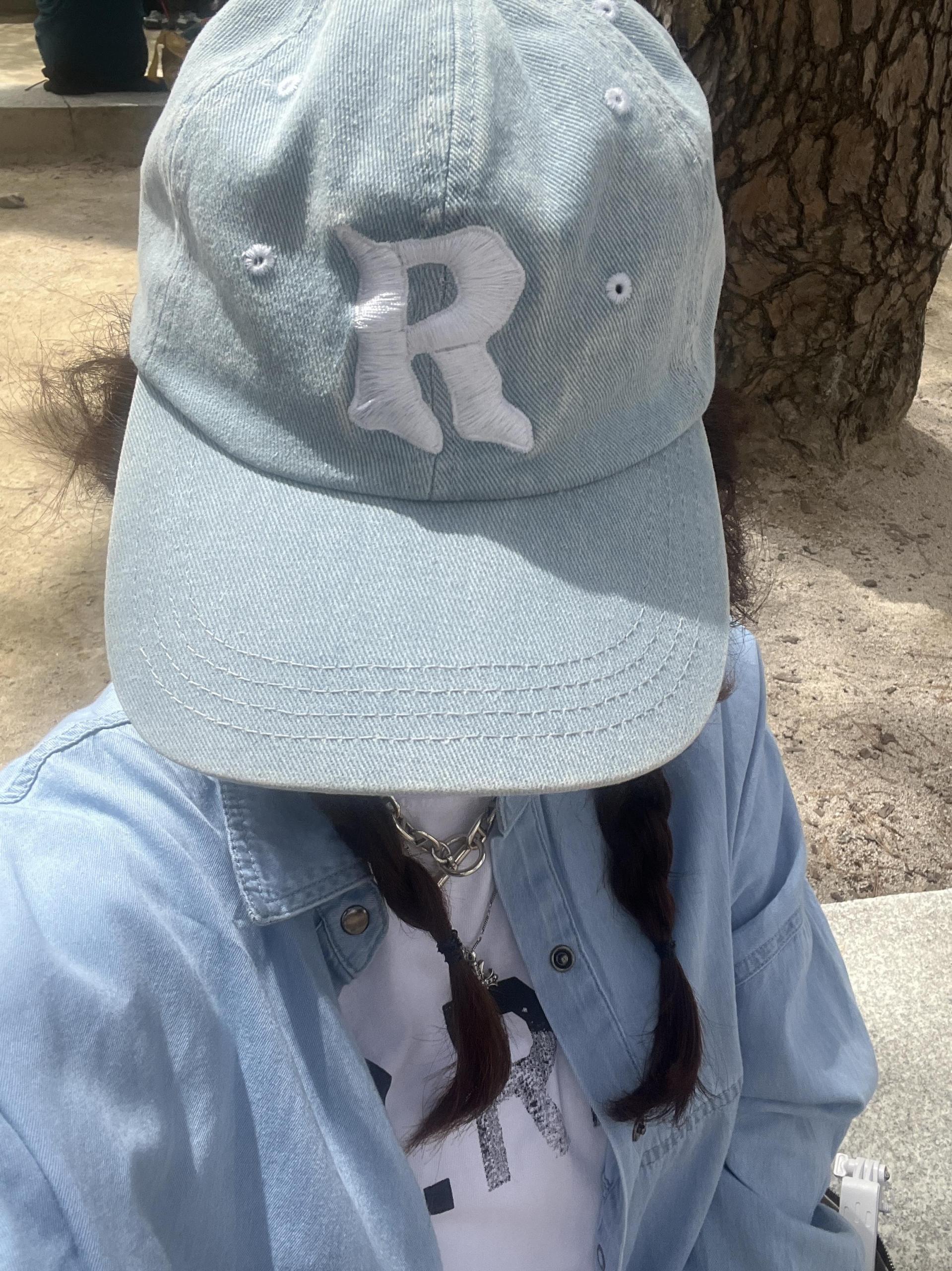R자수모자