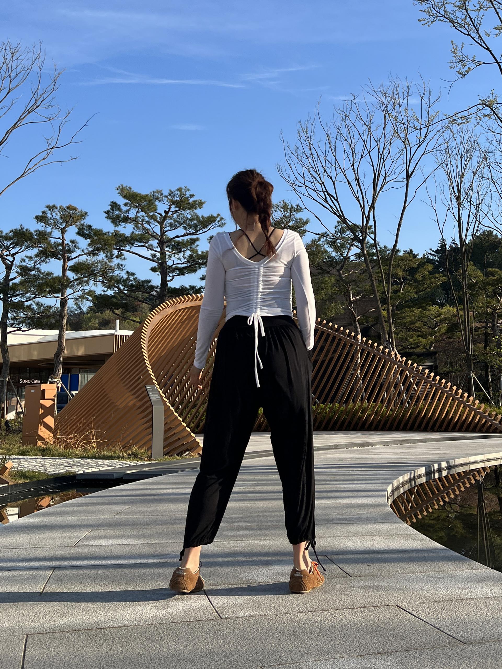 뒤스트링티셔츠