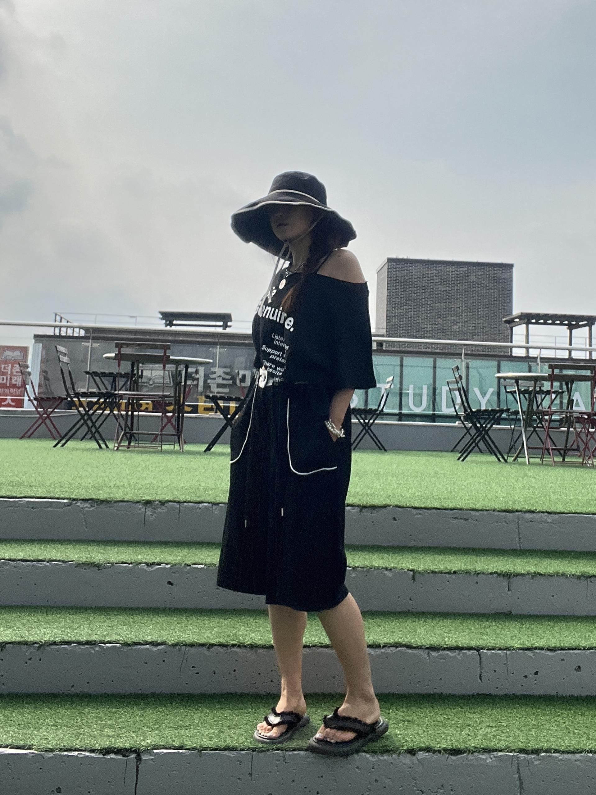 오프언발티셔츠