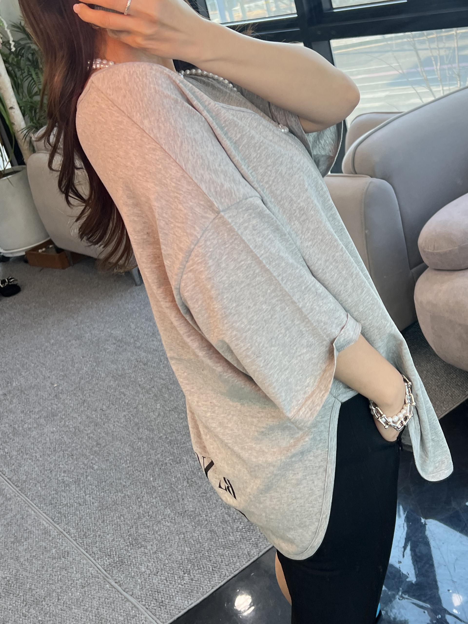 레터링브이티셔츠