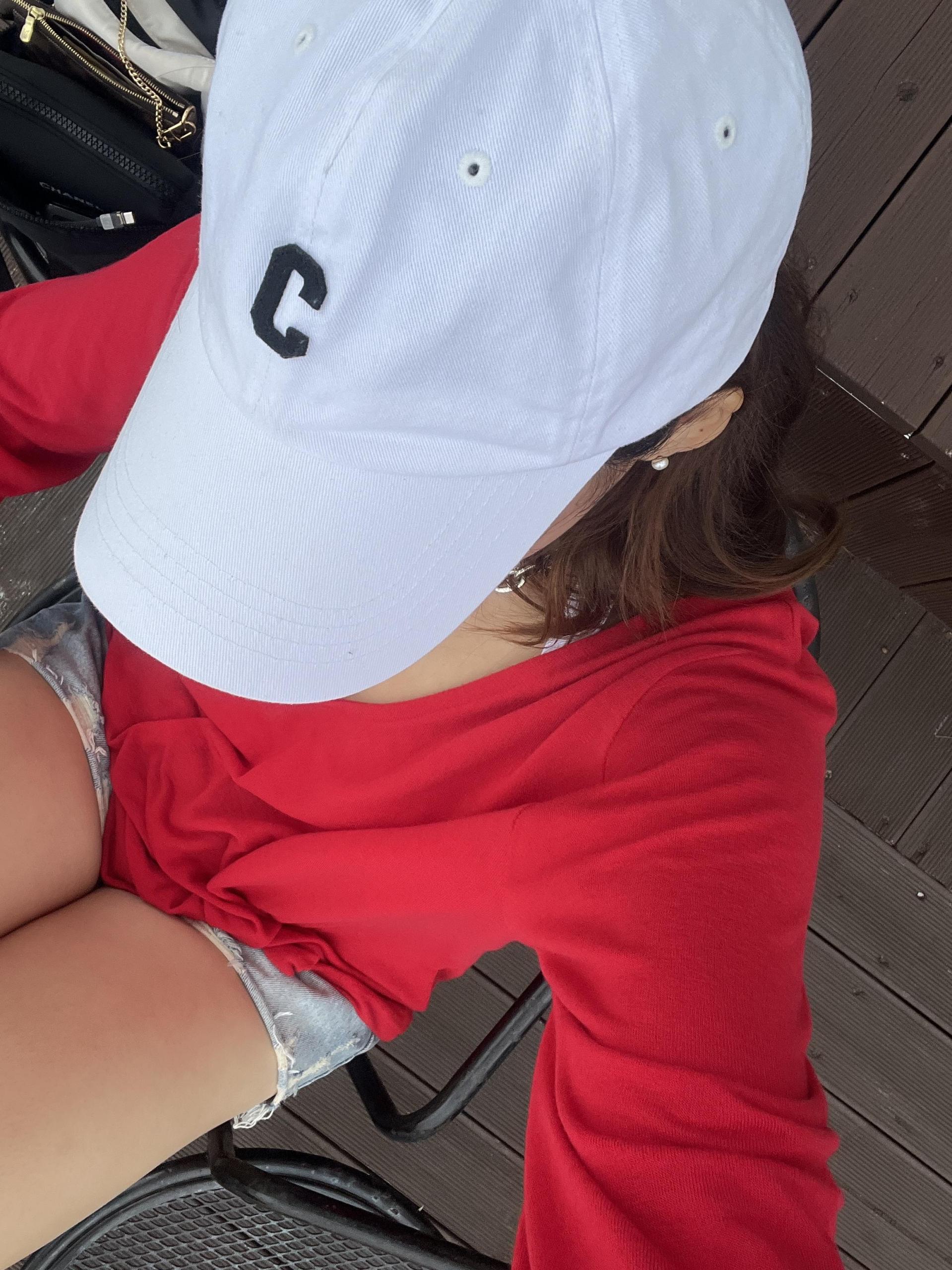 리코딥브이넥티셔츠