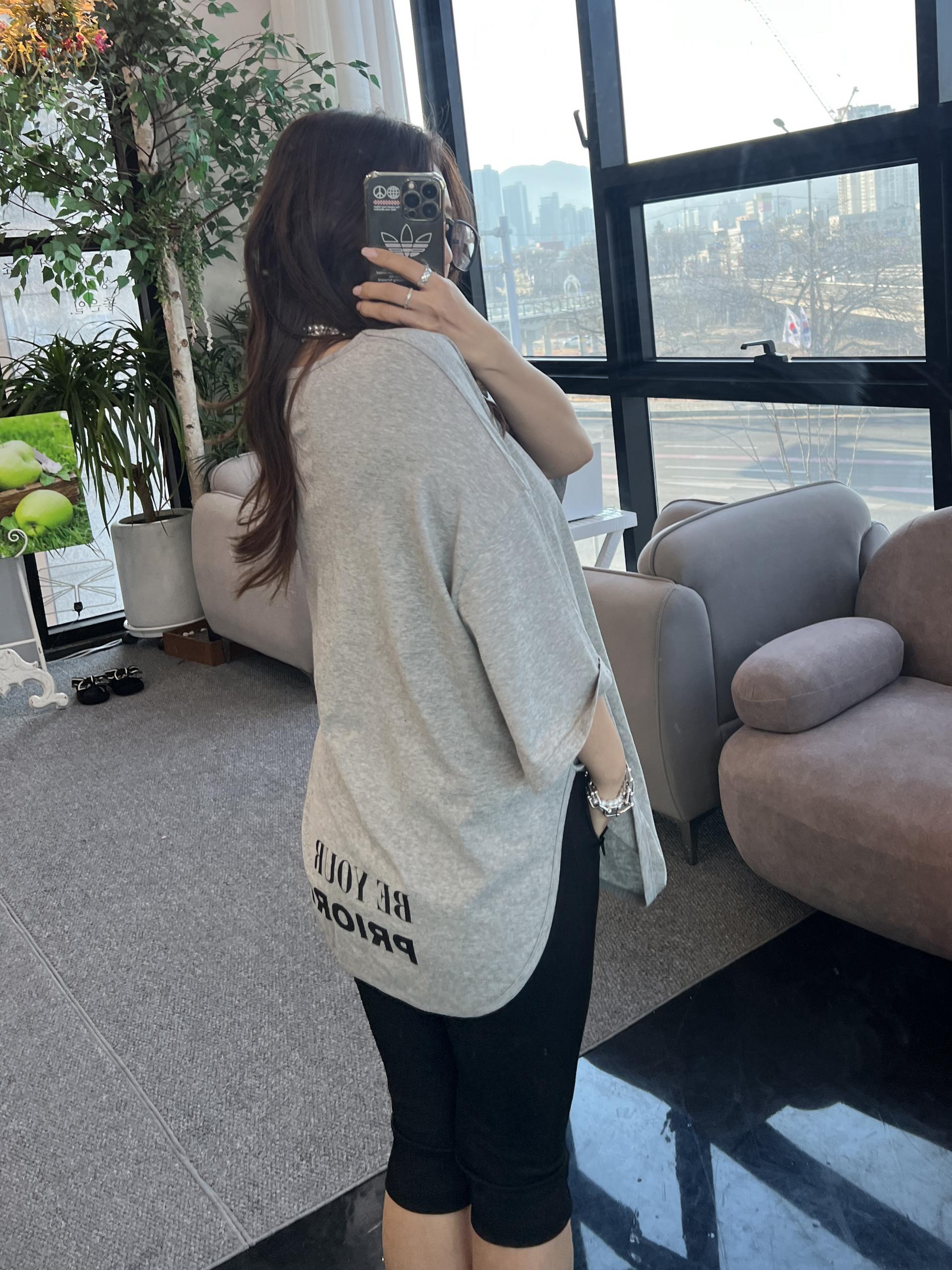 레터링브이티셔츠