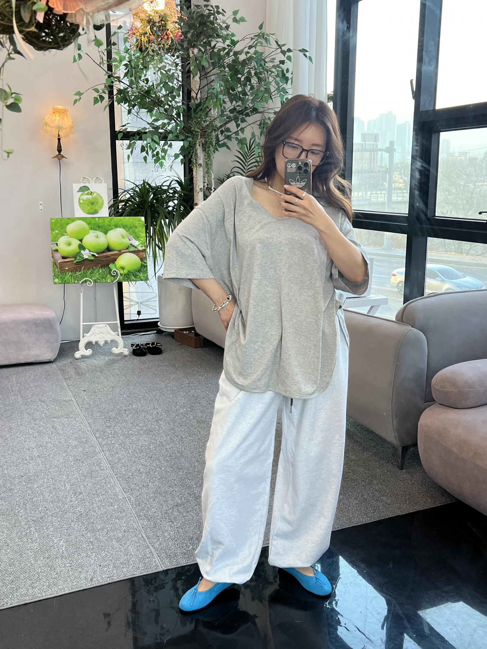 레터링브이티셔츠