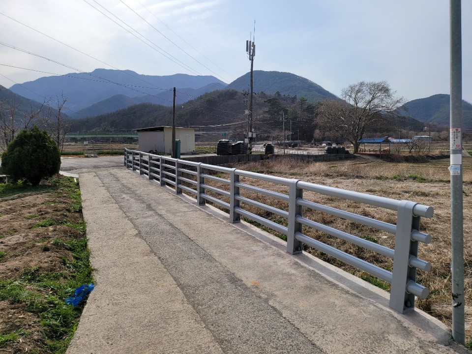 b25517c7745f4.jpg