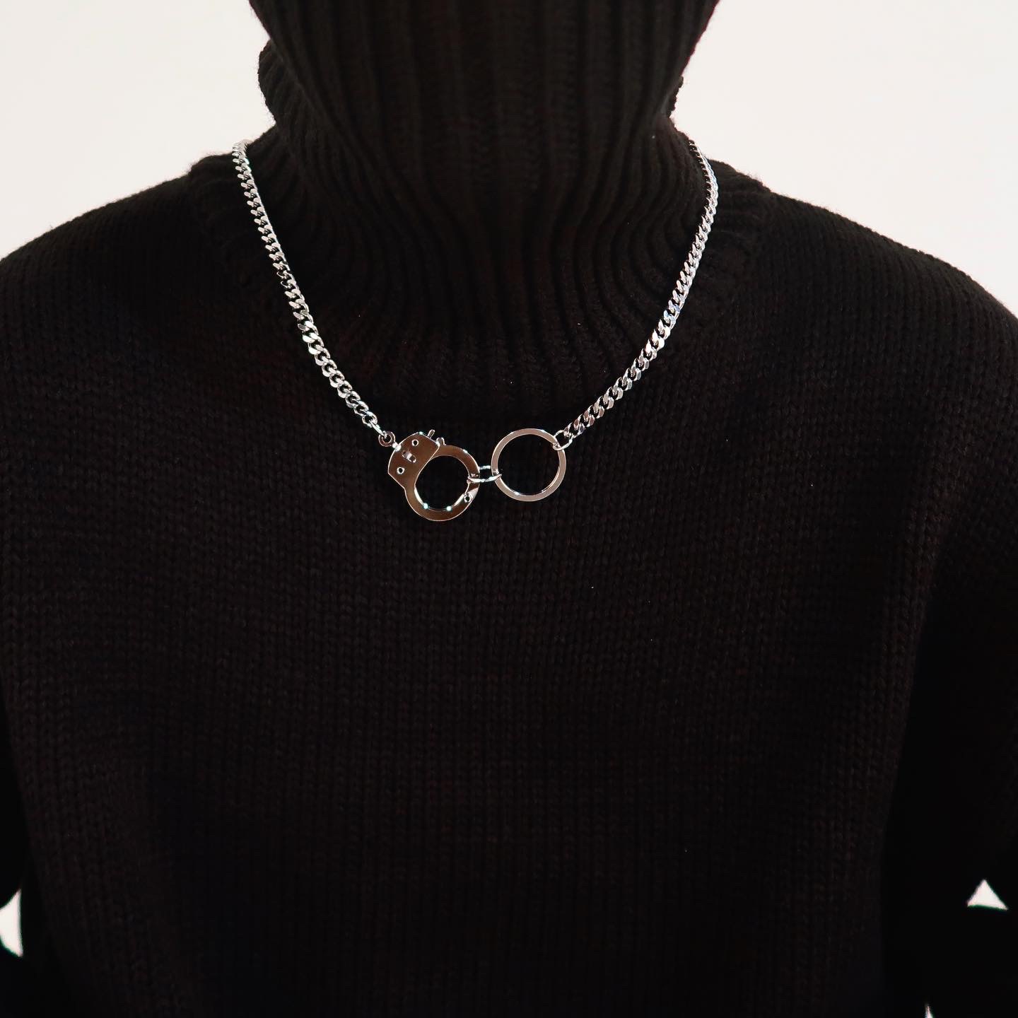 HANDCUFF RING NECKLACE