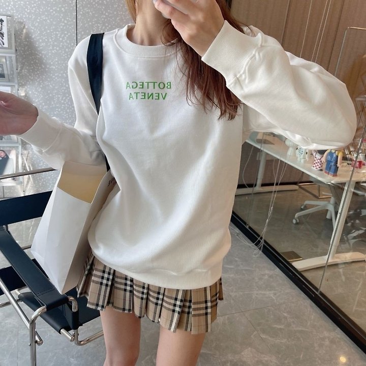 [국내배송] 보테가베네* 넥 그린로고 맨투맨