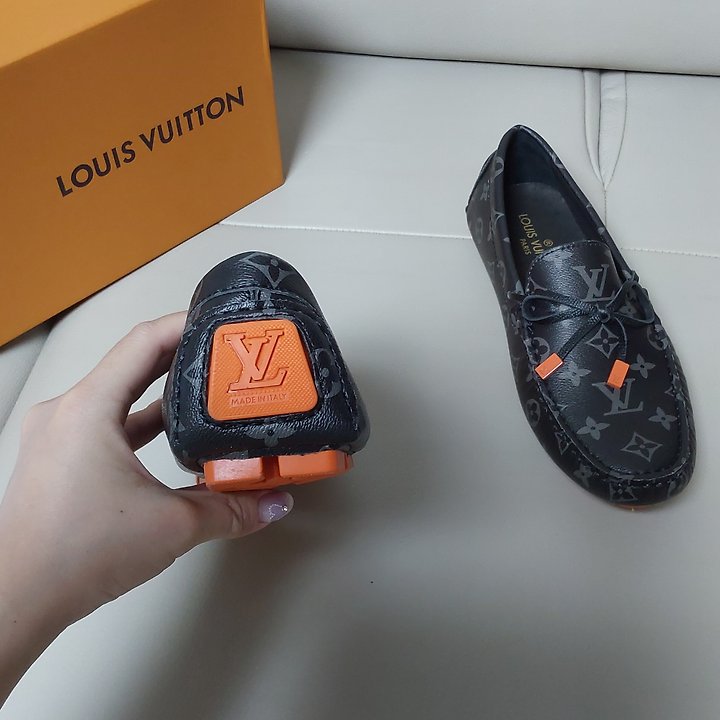 [국내배송] 루이비* 26SS LV 드라이버 모카신