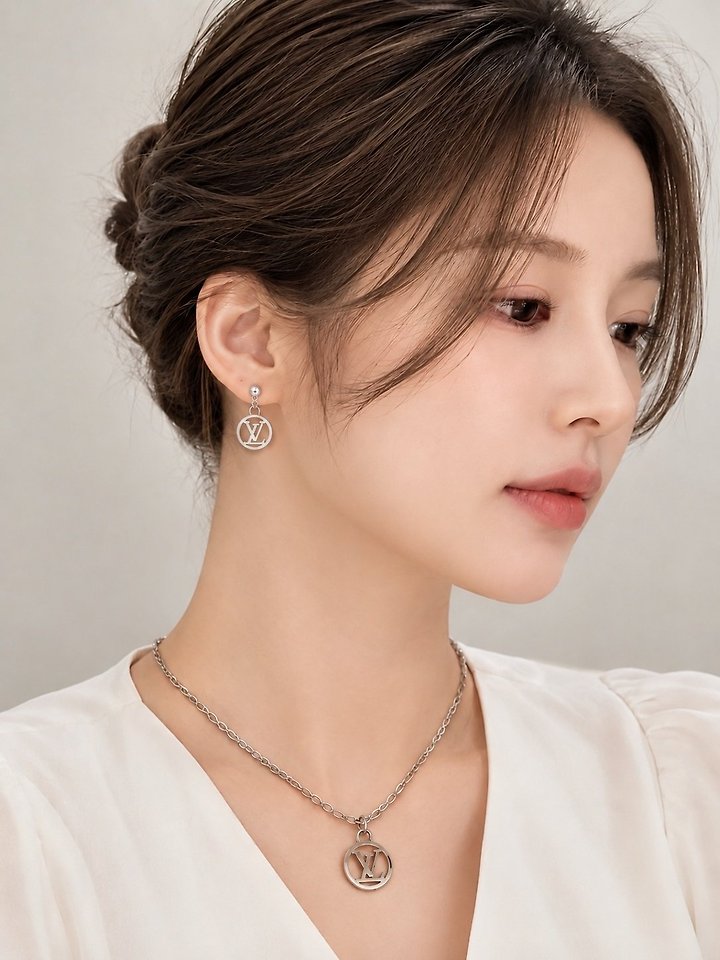 [국내배송] 루이비* 원형 코인로고 목걸이&이어링