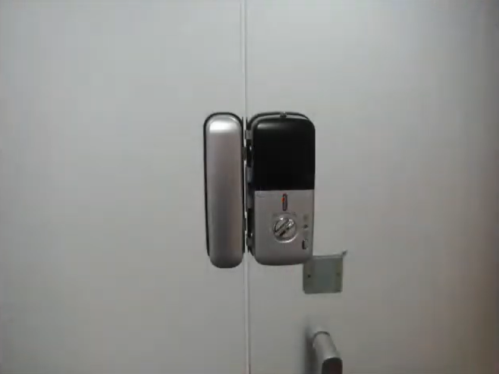 ID-302 유리문 디지털도어락 실내측 설치 사례 / ID-302 glass door lock interior side installation