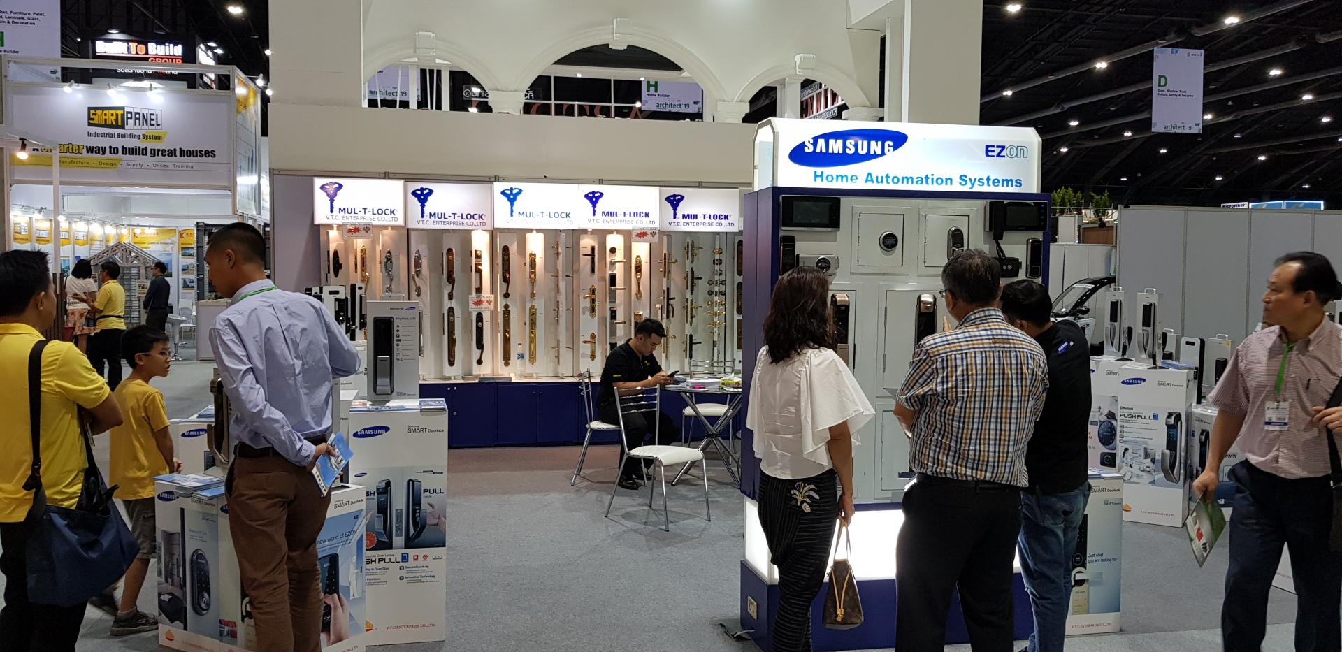 현장 부스 운영 장면