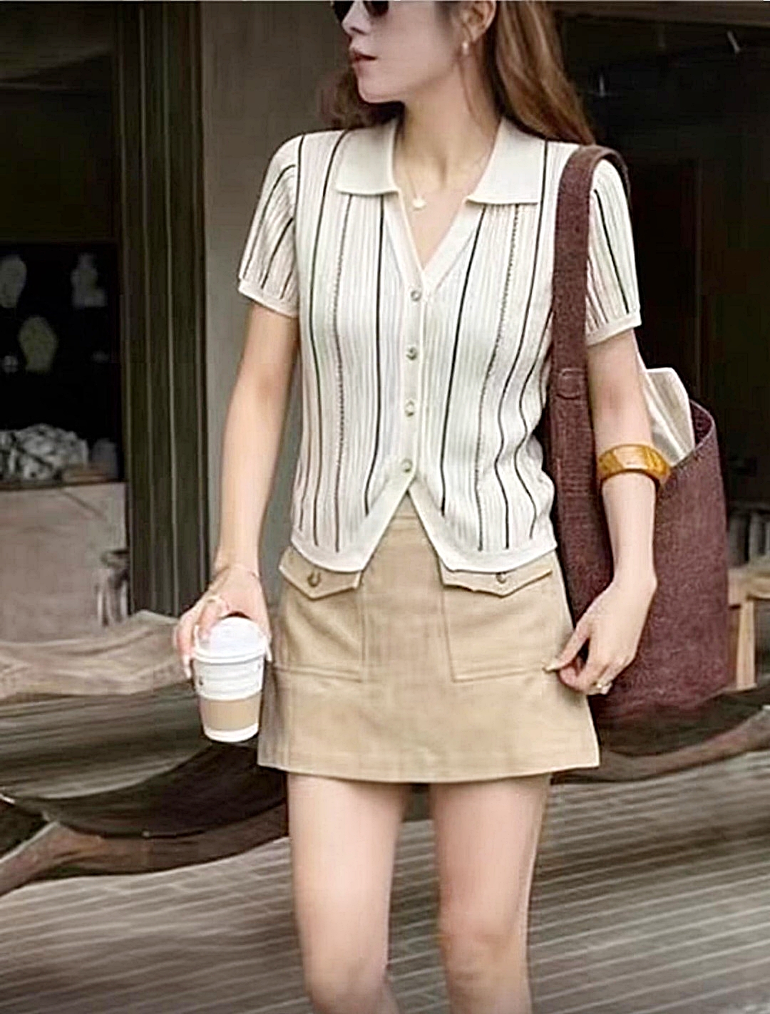 [씨엔엘]세로줄 카라 브이넥 니트