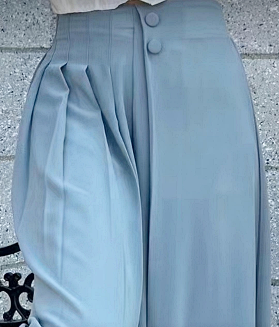 [씨엔엘]반반 플리츠 쉬폰 와이트 pt
