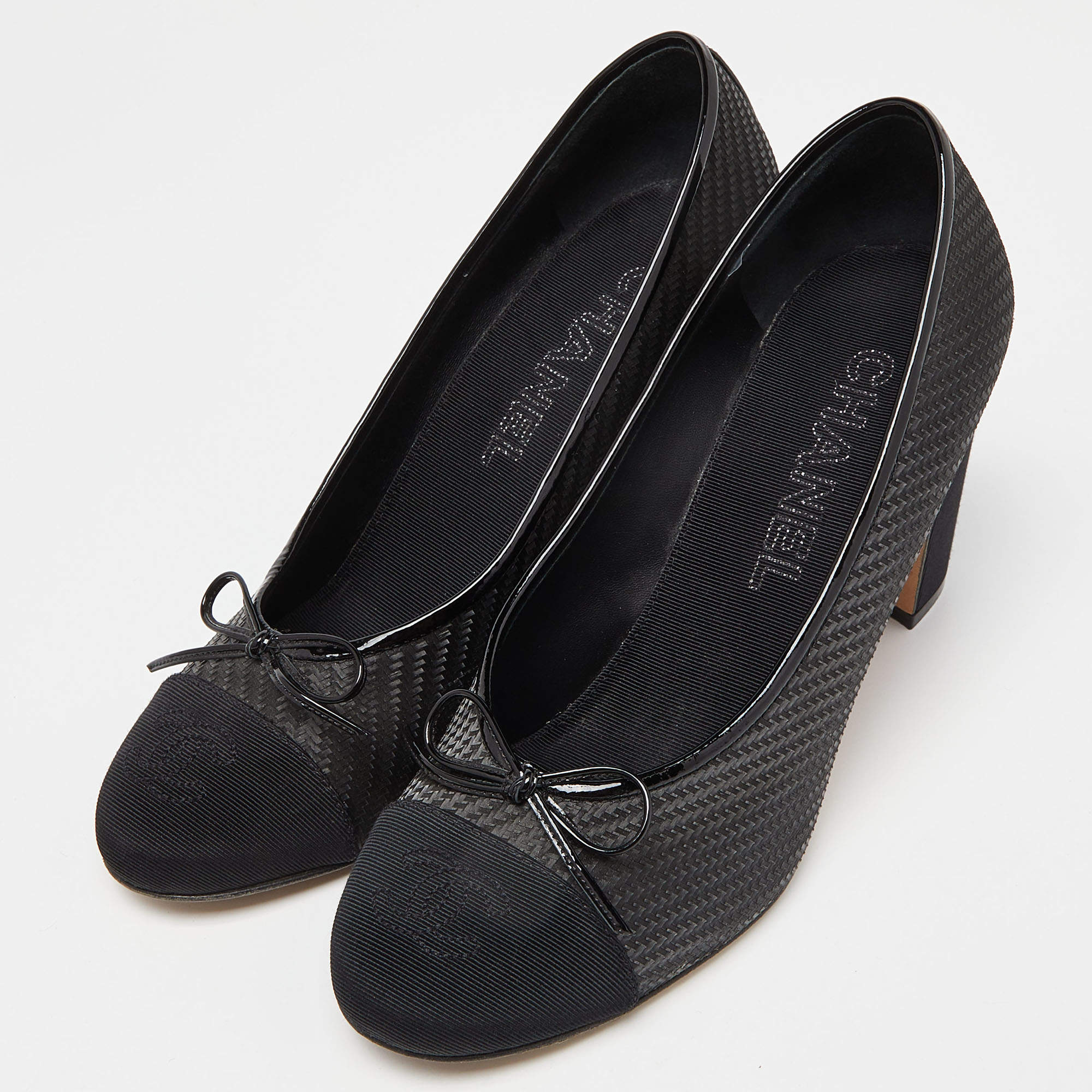 Chanel Raffia CC Logo Bow Accents Pumps