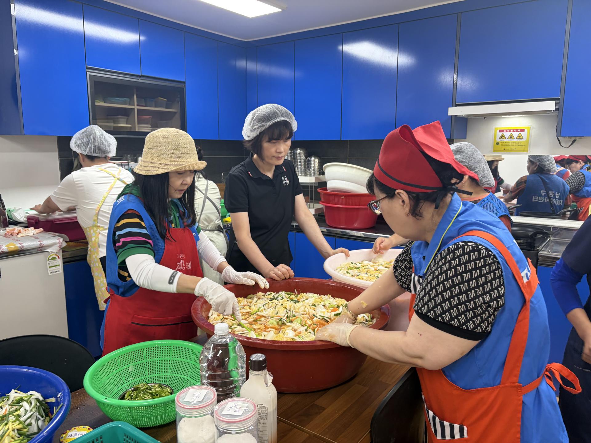 a93570c7385d8.jpg
