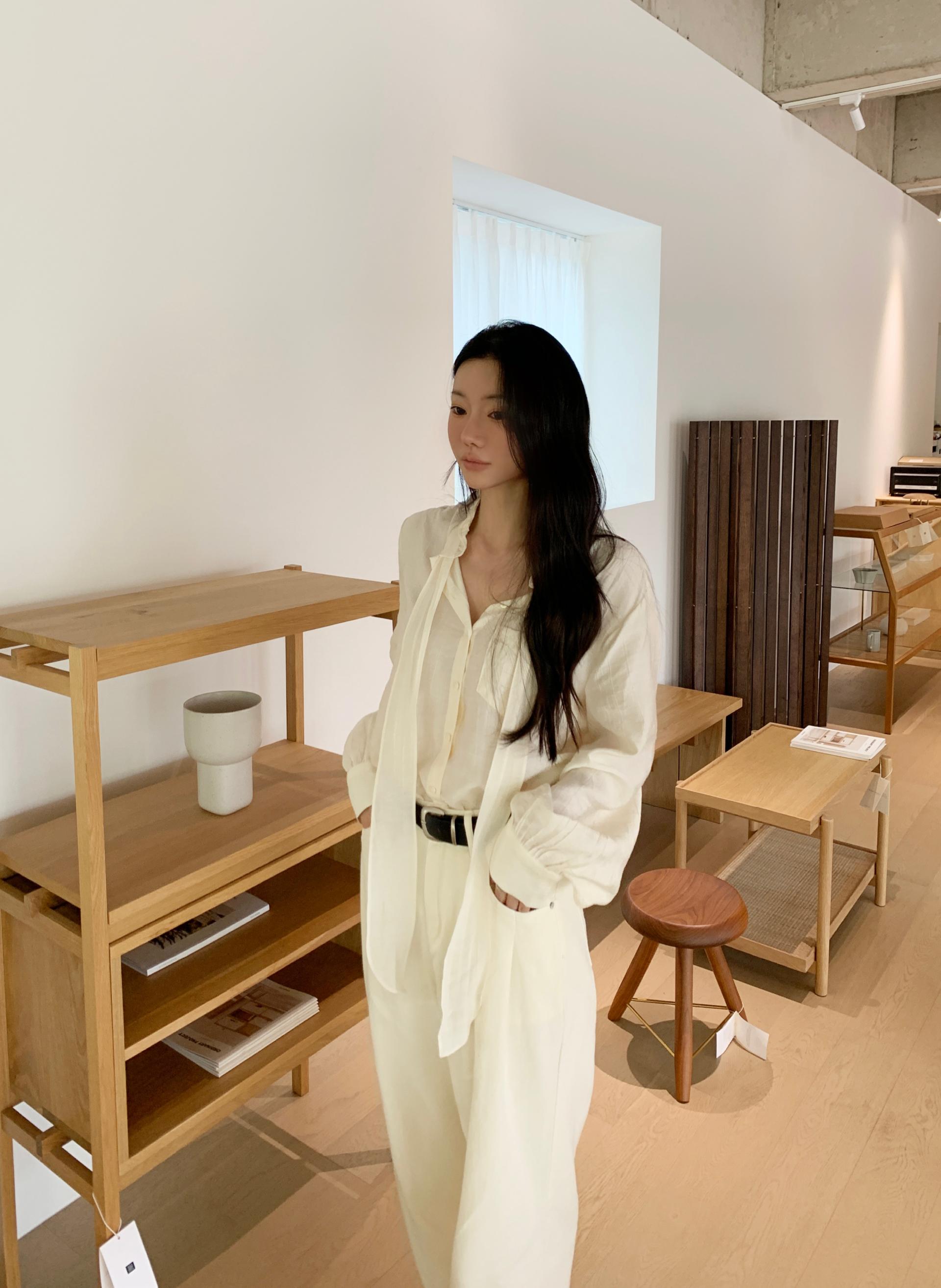 아이린 프릴 블라우스