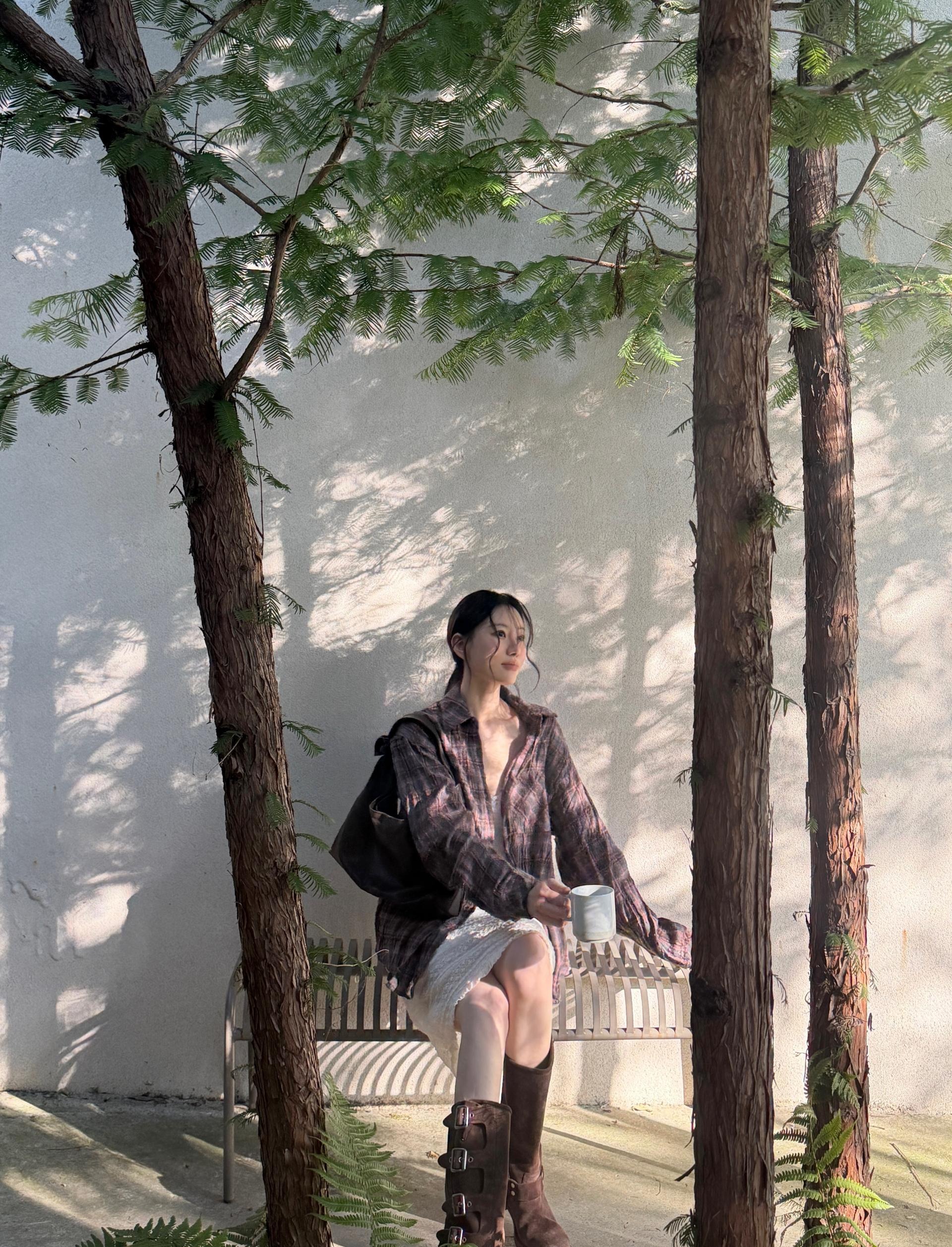 틸리 레이스 미디 스커트