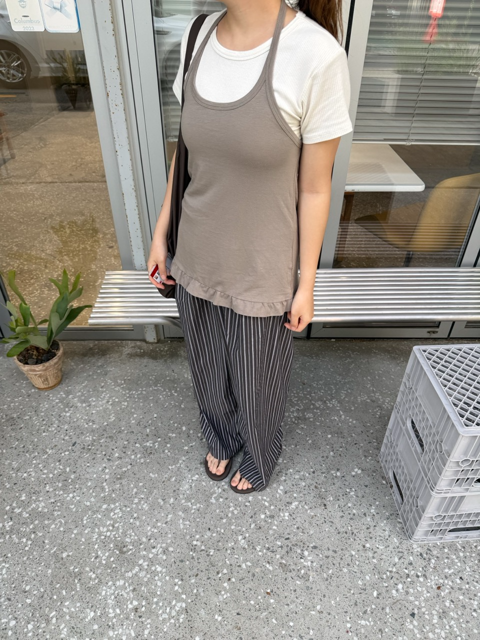 [2nd] frill hem halter top (mocha)