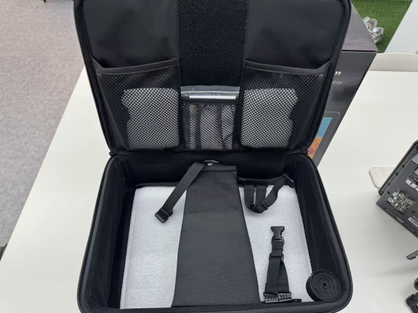 OSEE MEGA 15S4 쿼드 1500nit 터치 4분할 필드 모니터 오씨