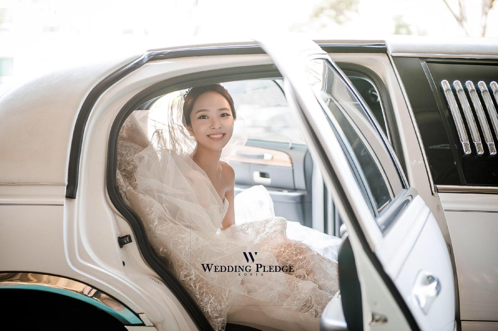 黑森林饼干的婚礼邀请函（来自官方姜饼人王国推特账号） : r/CookieRunKingdoms, image size:1600x1065