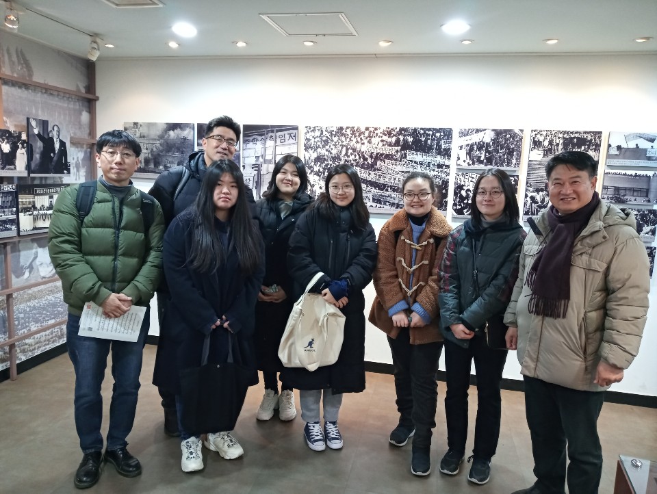 2020년 박종철장학금 수여자들이 함께 모여 찍은 사진