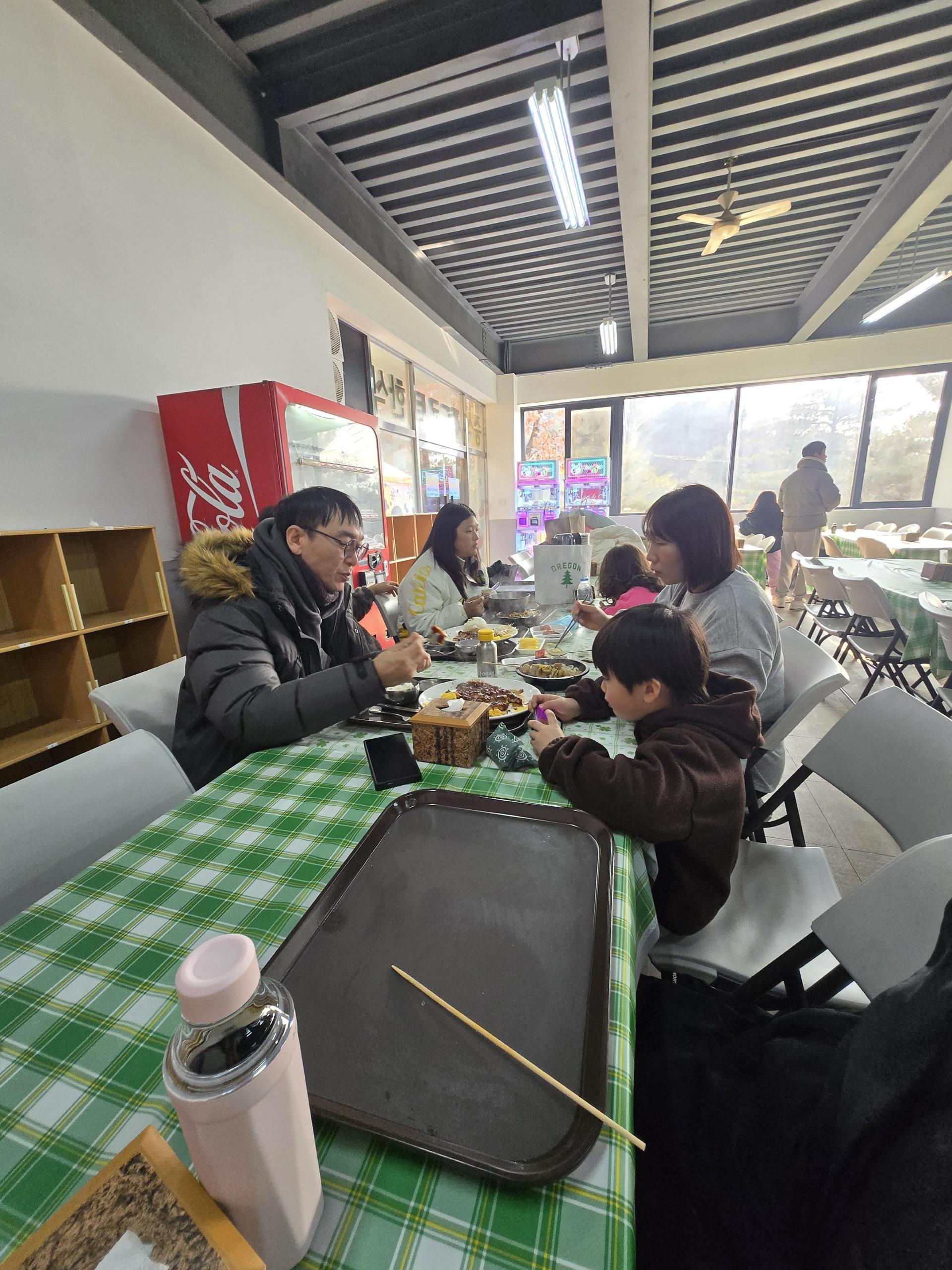 09b3481bd2382.jpg