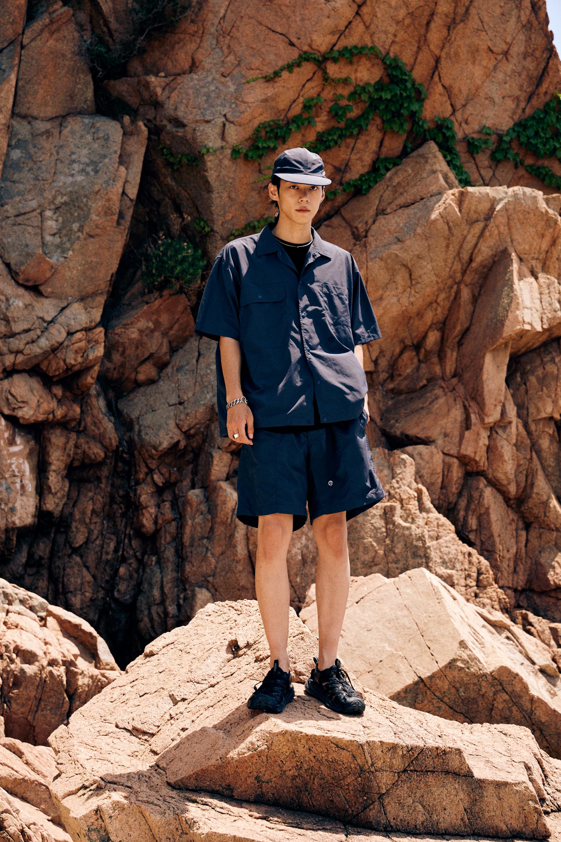 OUT BY OUTSTANDING COLLECTIONS 꼬레오