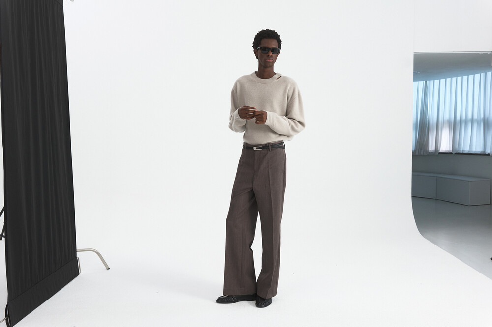 [WINDER] SLIT MERINO WOOL SWEATER - GREY BEIGE