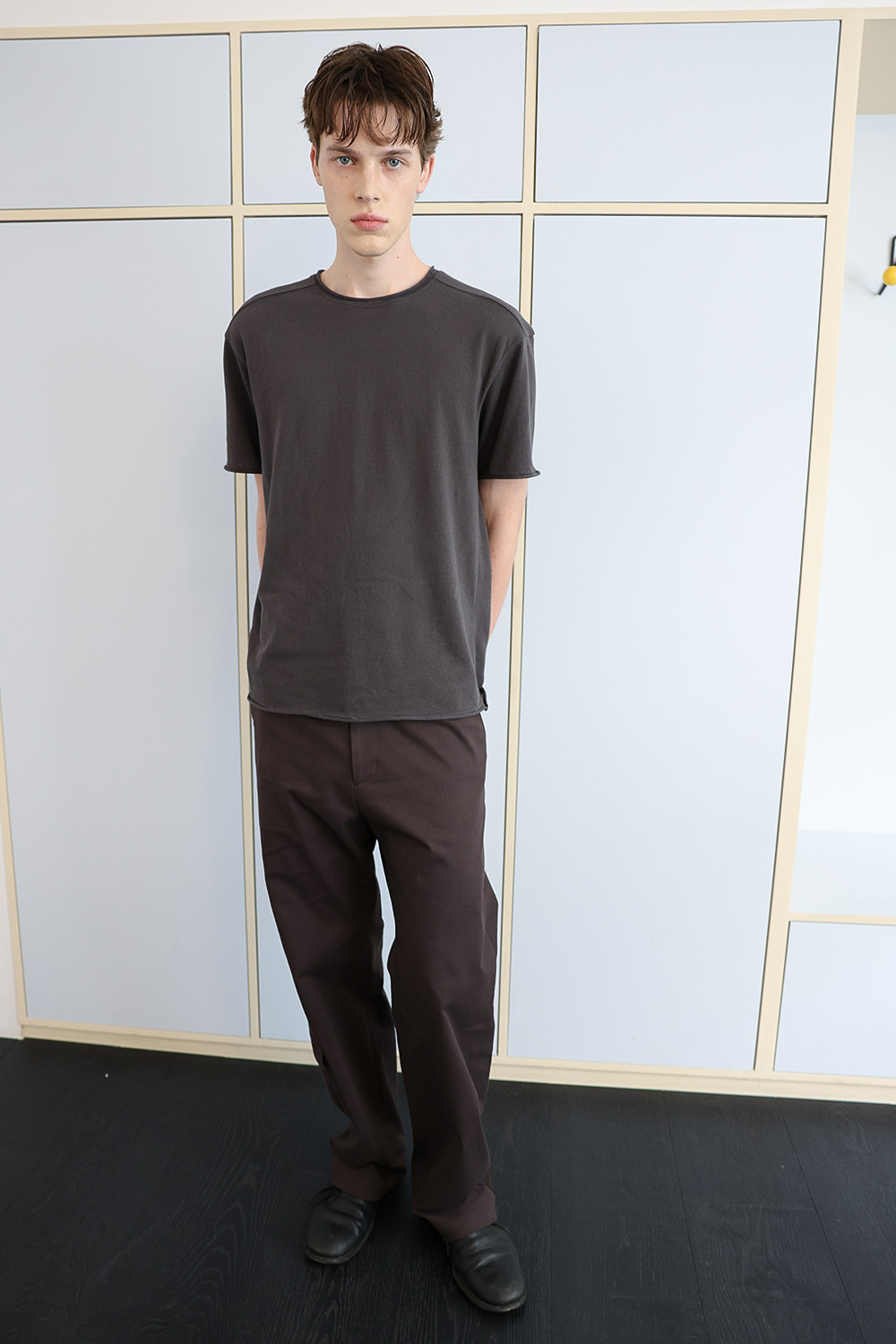 [ANYTIME LOREAK] YUCCA RAW-EDGE HALF KNIT -CHARCOAL