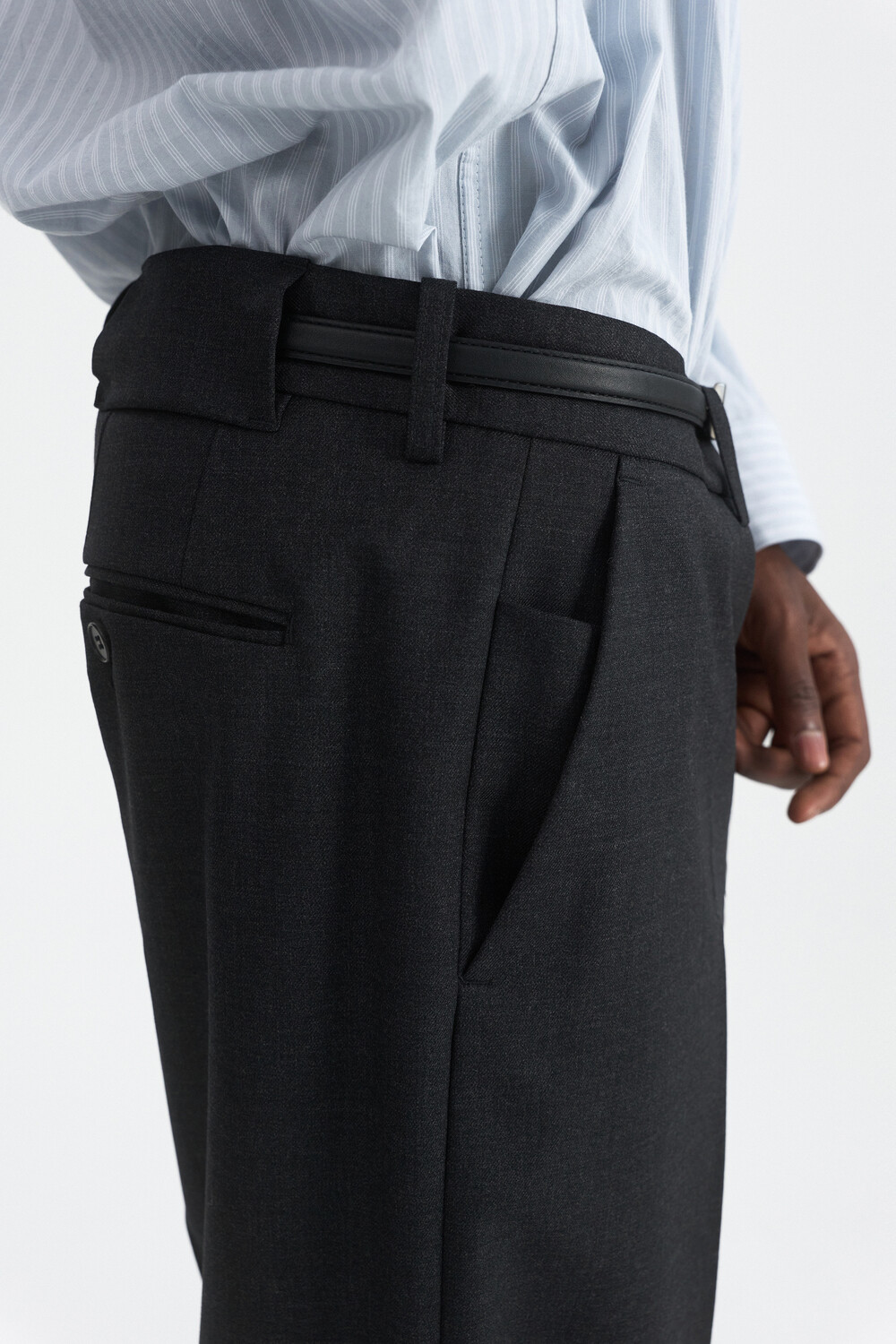 [WINDER] BACK PATCH WOOL TROUSERS - MELANGE CHARCOAL