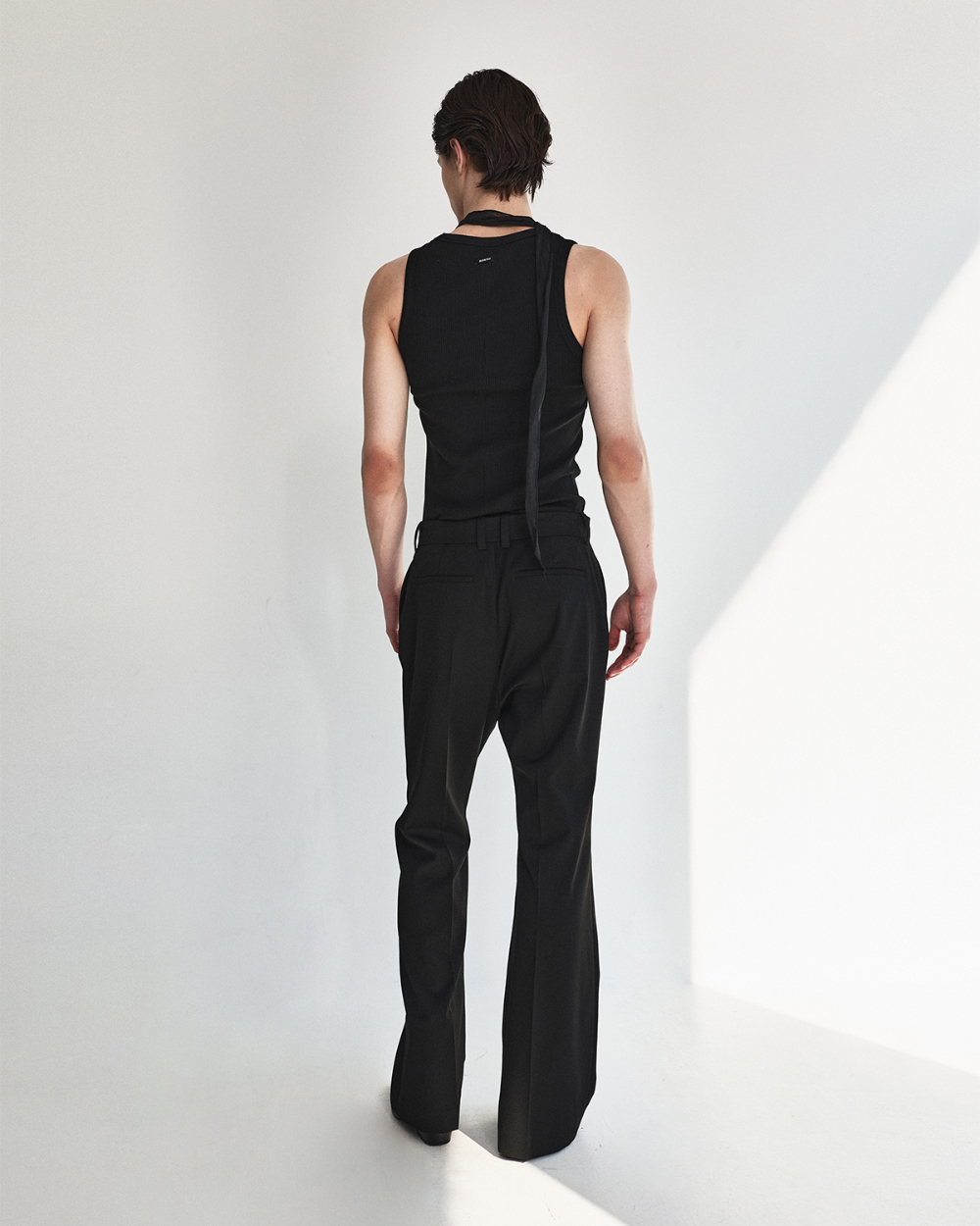 [kineto] Sleek Ribbed Sleeveless Top_Black