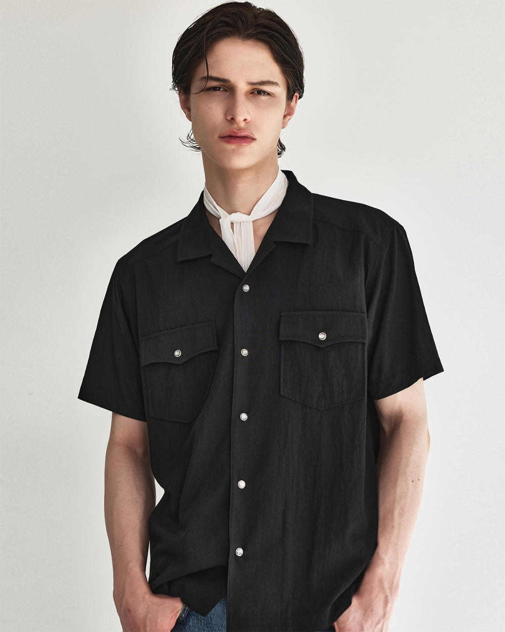 [kineto] Éclat Snap Open Collar Shirt_Black