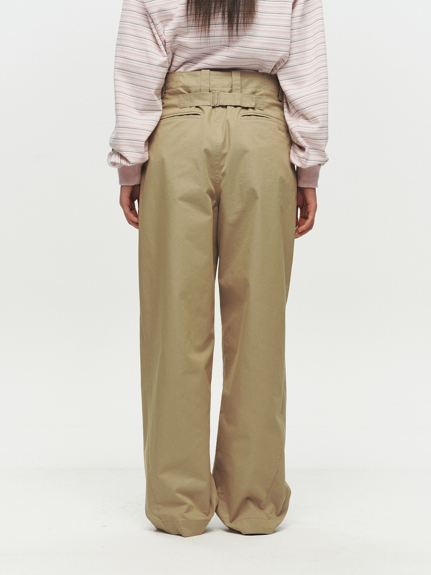 [HEUTE] CURVE LINE WIDE PANTS (BEIGE)
