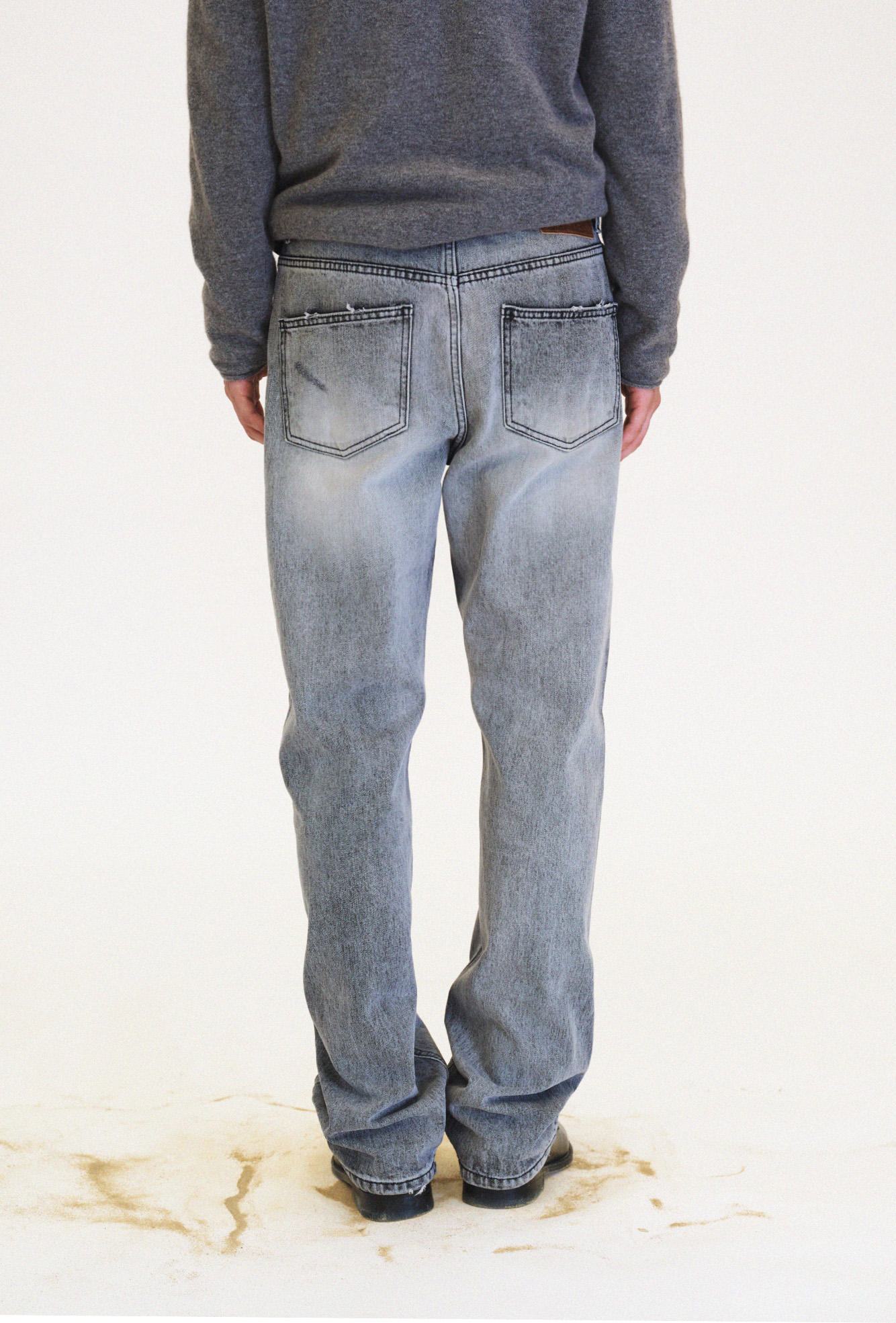 [SURFACE EDITION] STAIN STRAIGHT DENIM PANTS GRAY