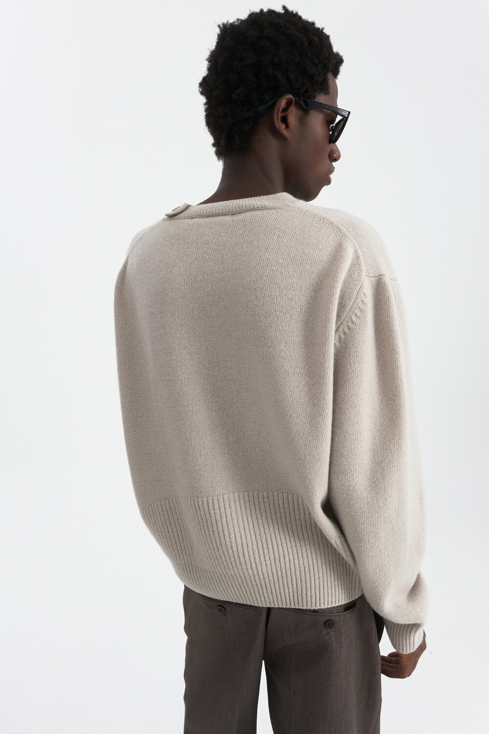[WINDER] SLIT MERINO WOOL SWEATER - GREY BEIGE