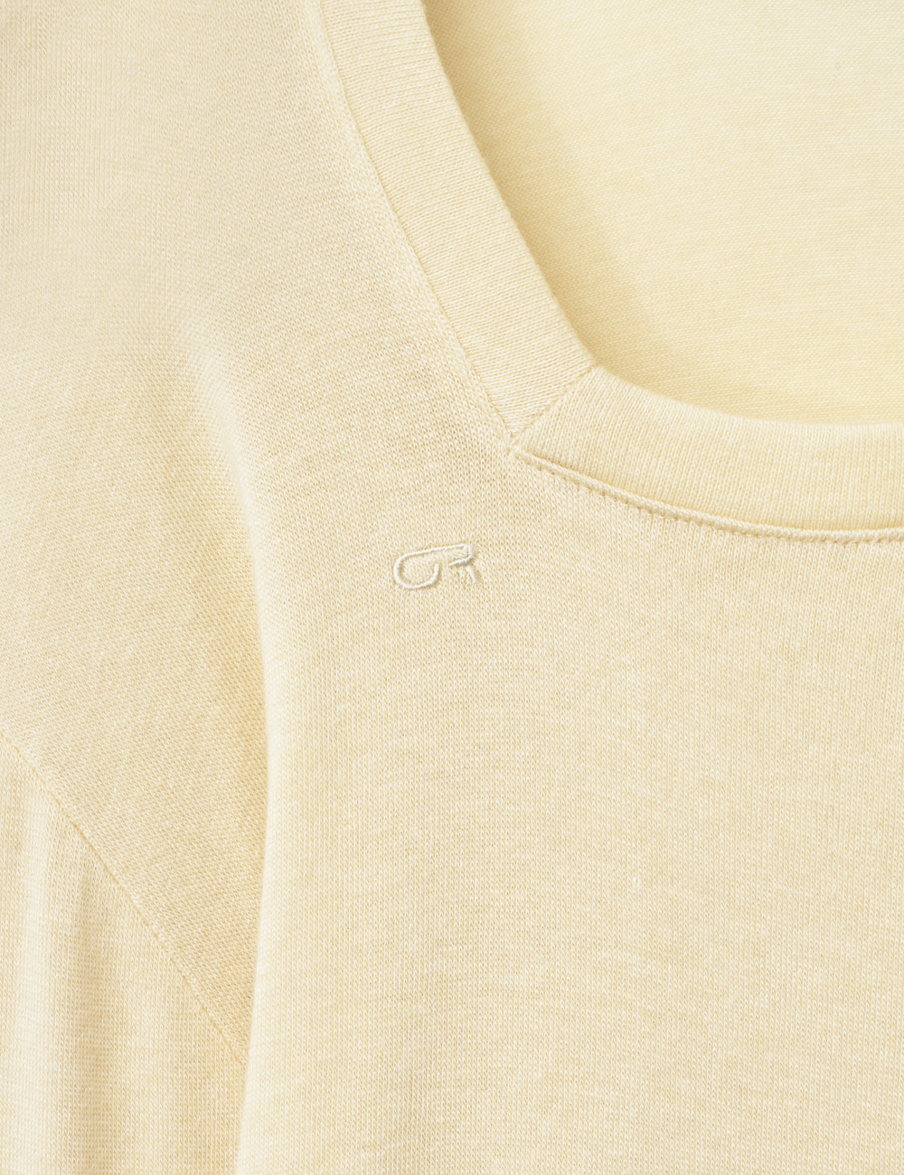 [GEN:RE] Pinched Neck Cut and Sew Wool Knit Light Yellow