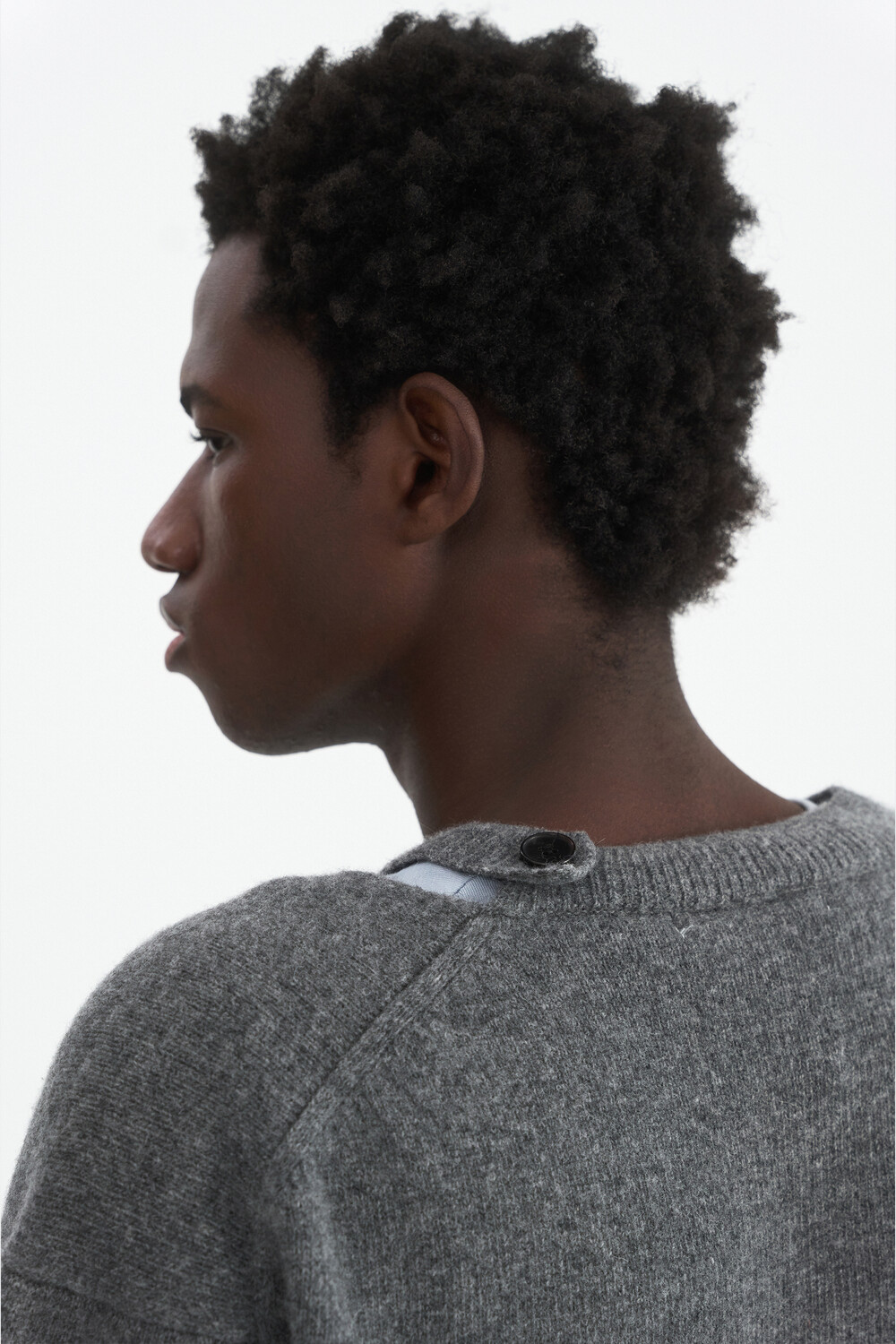 [WINDER] SLIT MERINO WOOL SWEATER - MELANGE GREY