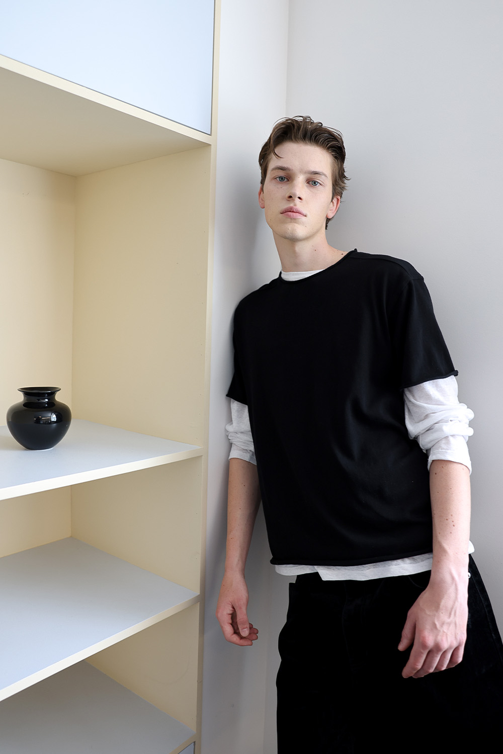 [ANYTIME LOREAK] YUCCA RAW-EDGE HALF KNIT - BLACK