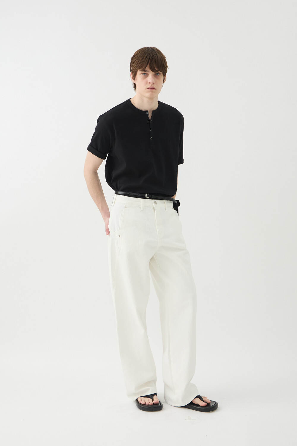 [WINDER] SNAP HENLEY NECK SHORT TOP - BLACK