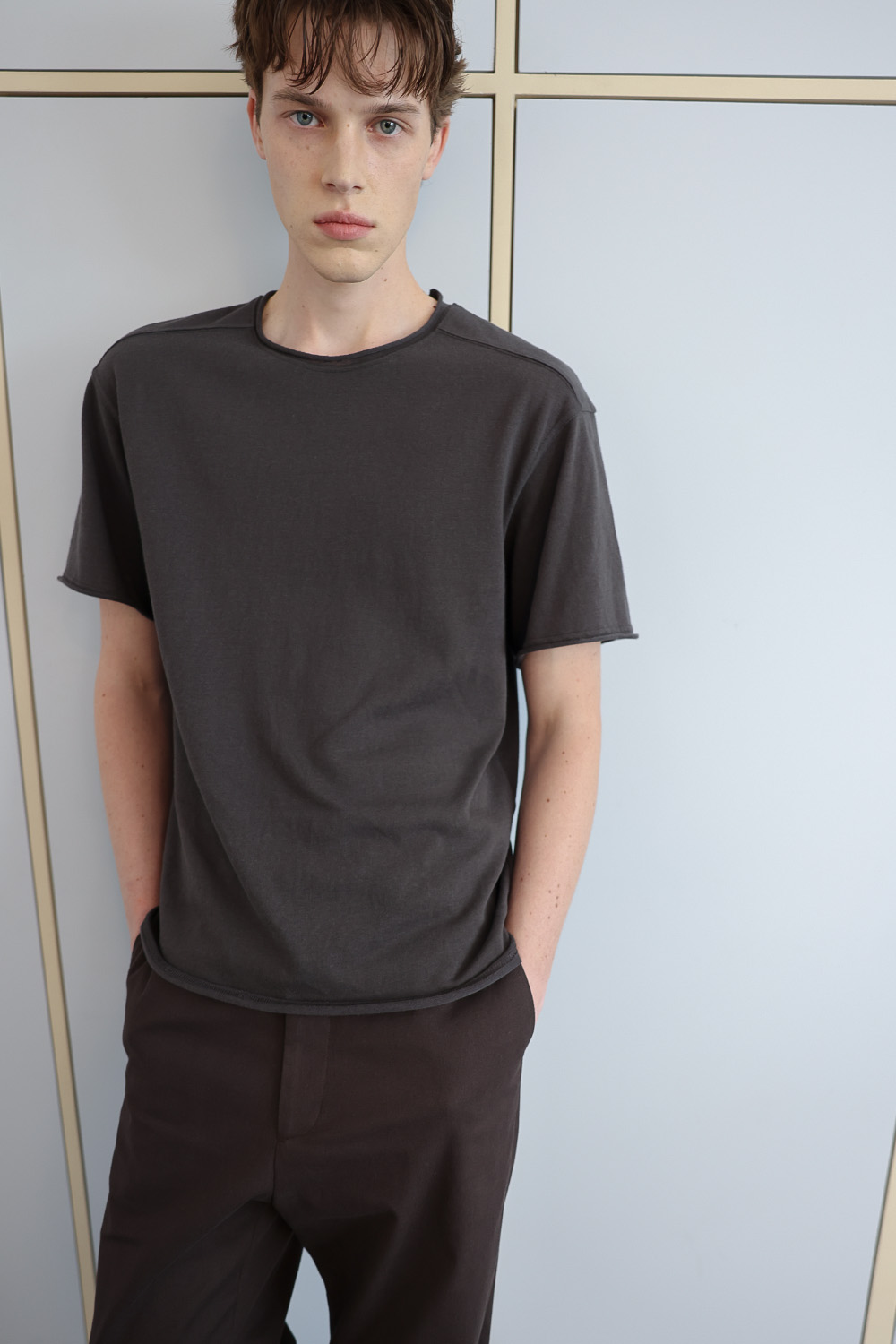 [ANYTIME LOREAK] YUCCA RAW-EDGE HALF KNIT -CHARCOAL
