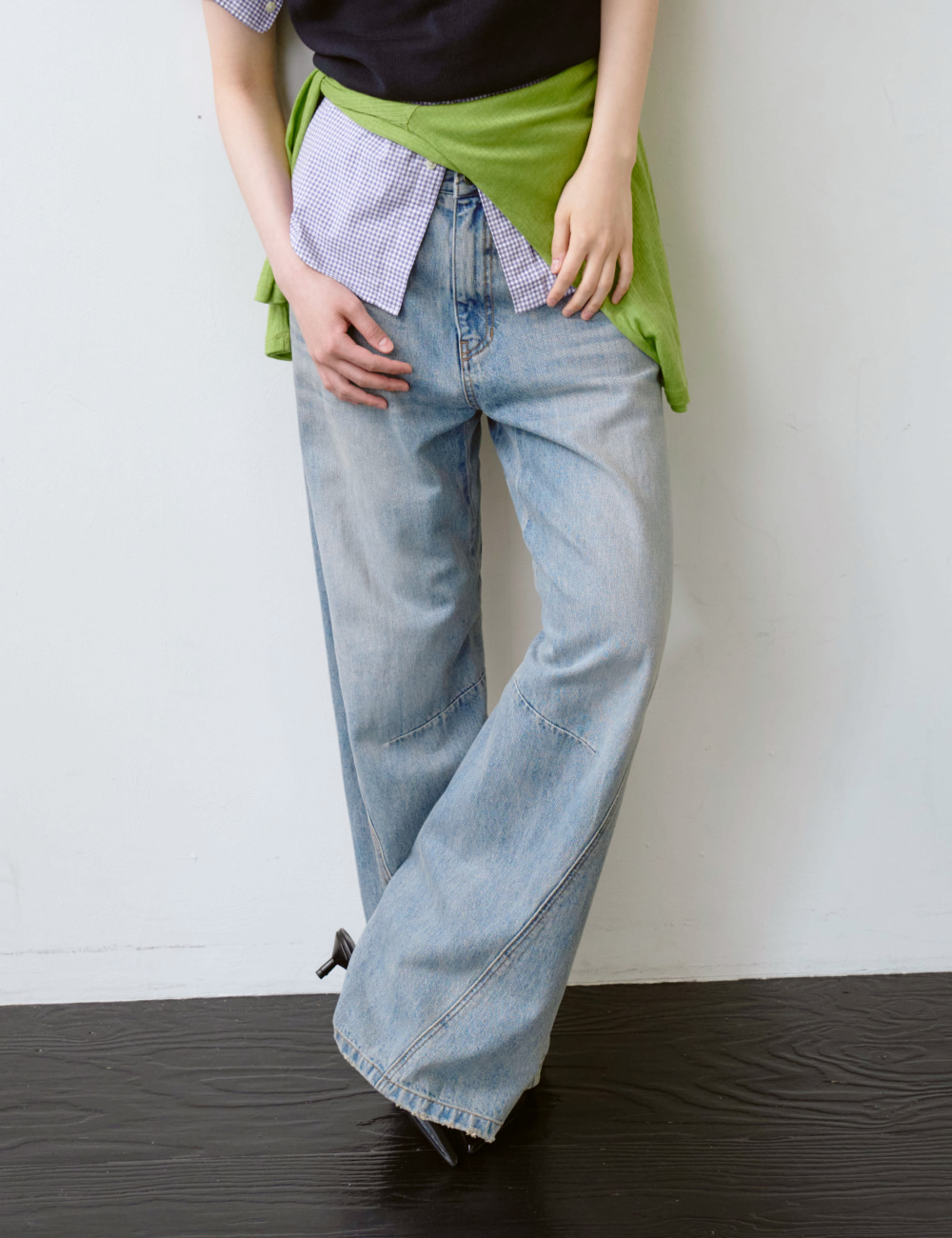 [GEN:RE] Contour Semi Flare Denim Pants Light Blue