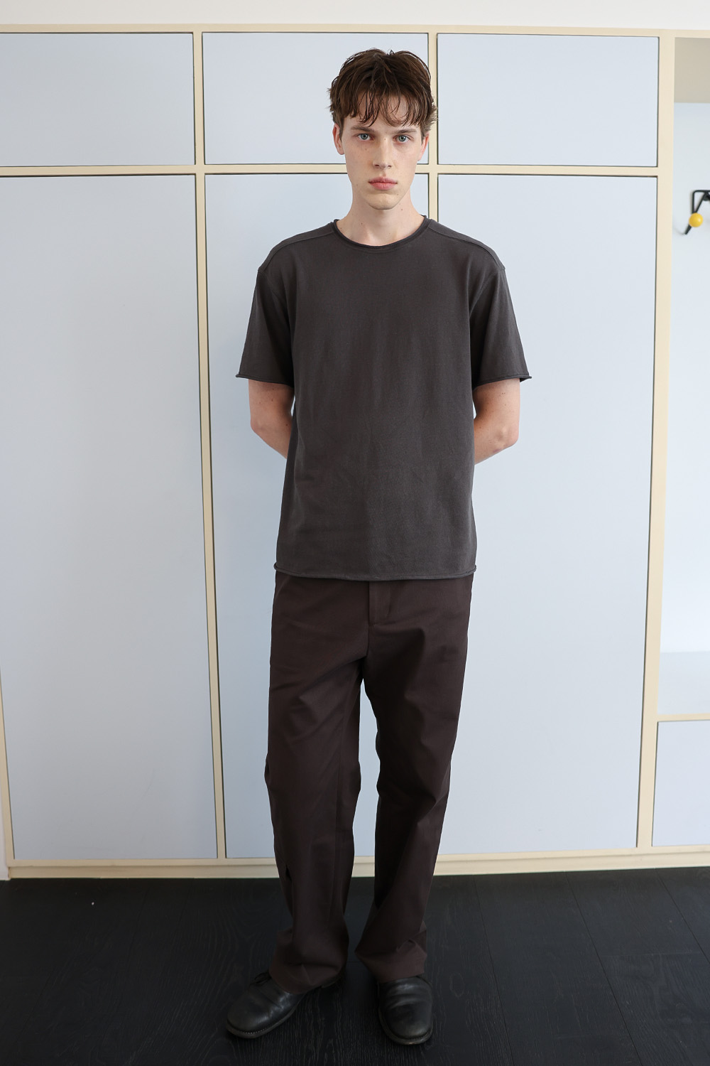 [ANYTIME LOREAK] YUCCA RAW-EDGE HALF KNIT -CHARCOAL