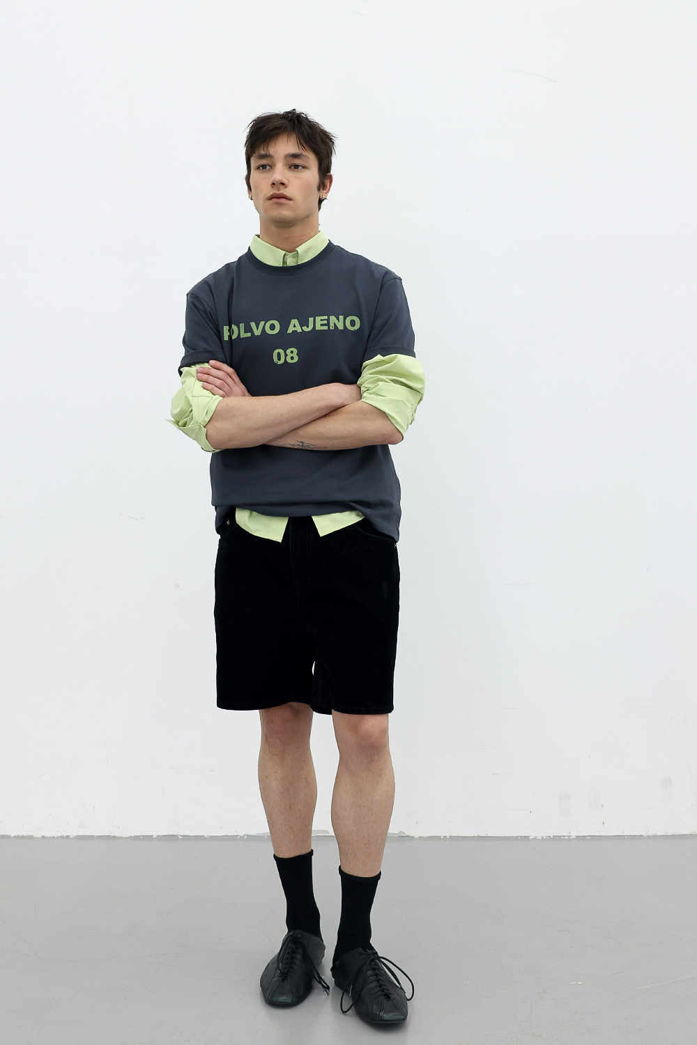 [ANYTIME LOREAK] PRIMROSE HALF TEE - CHARCOAL