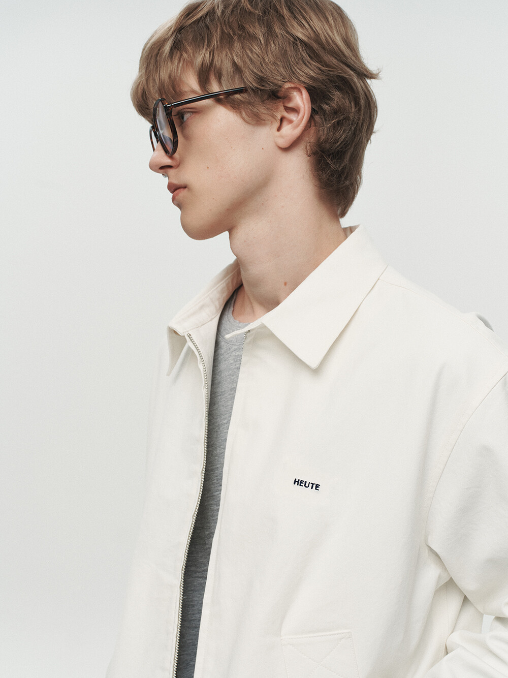 [HEUTE] MARTIN STRUCTURED BOMBER JACKET (OFF WHITE)