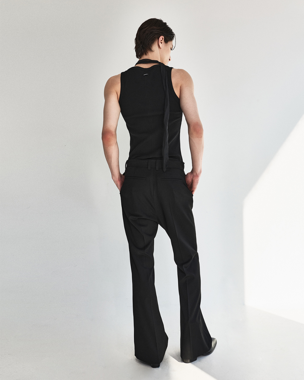 [kineto] Sleek Ribbed Sleeveless Top_Black