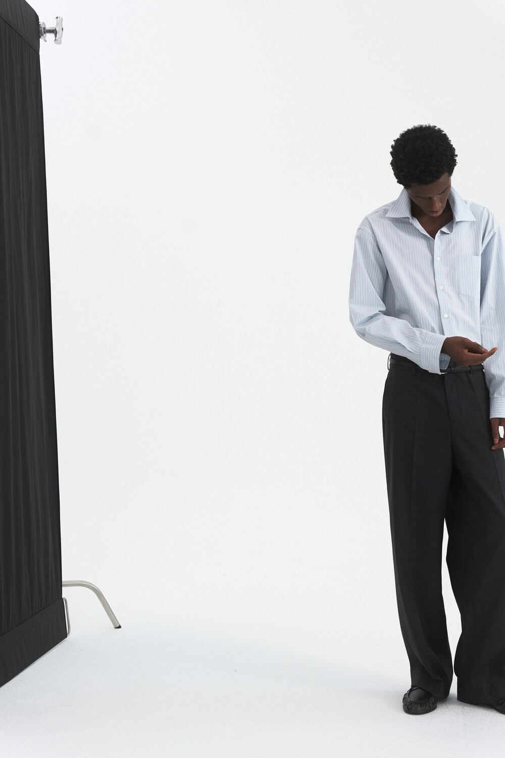 [WINDER] BACK PATCH WOOL TROUSERS - MELANGE CHARCOAL