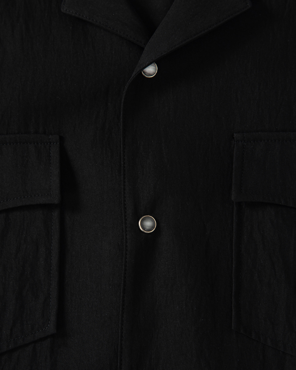 [kineto] Éclat Snap Open Collar Shirt_Black