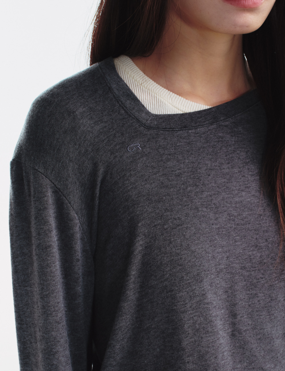 [GEN:RE] Pinched Neck Cut and Sew Wool Knit Charcoal