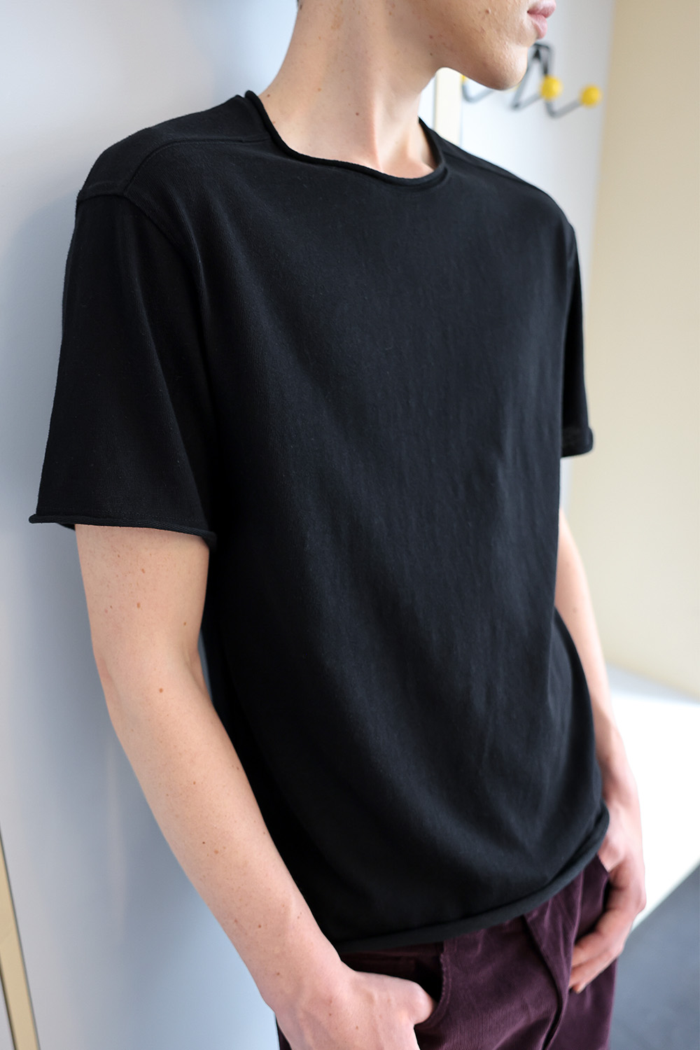 [ANYTIME LOREAK] YUCCA RAW-EDGE HALF KNIT - BLACK