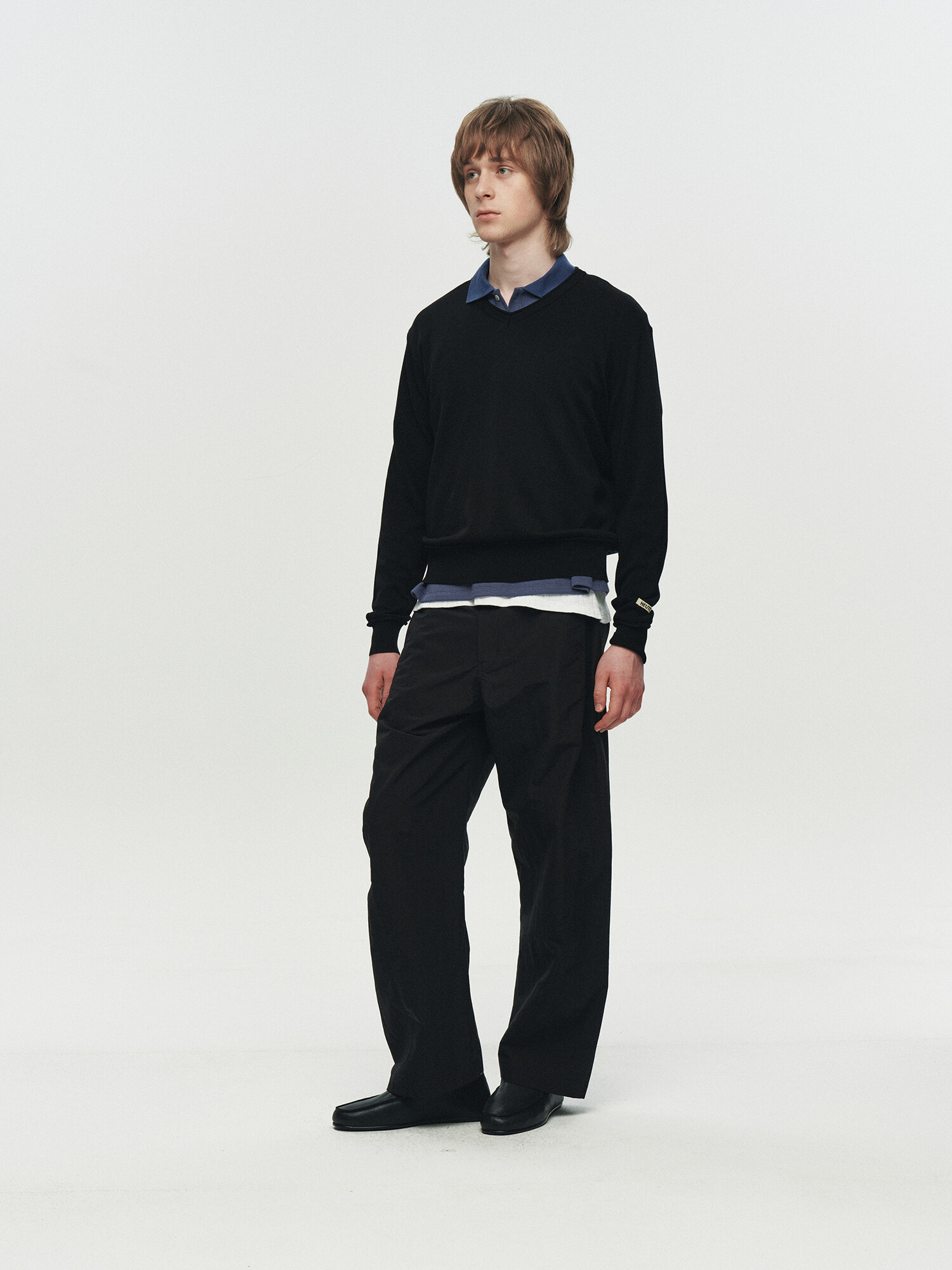 [HEUTE] NIEL COTTON V-NECK KNIT (BLACK)